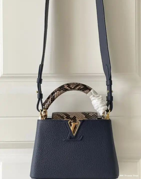 AAA Replica Ru LOUIS MINI CAPUCINES VUITTON 0516